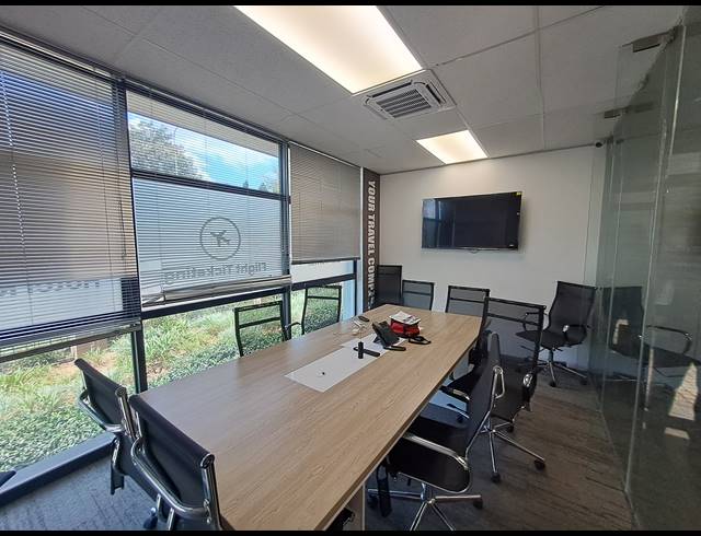146M² OFFICE TO LET IN SANDHURST